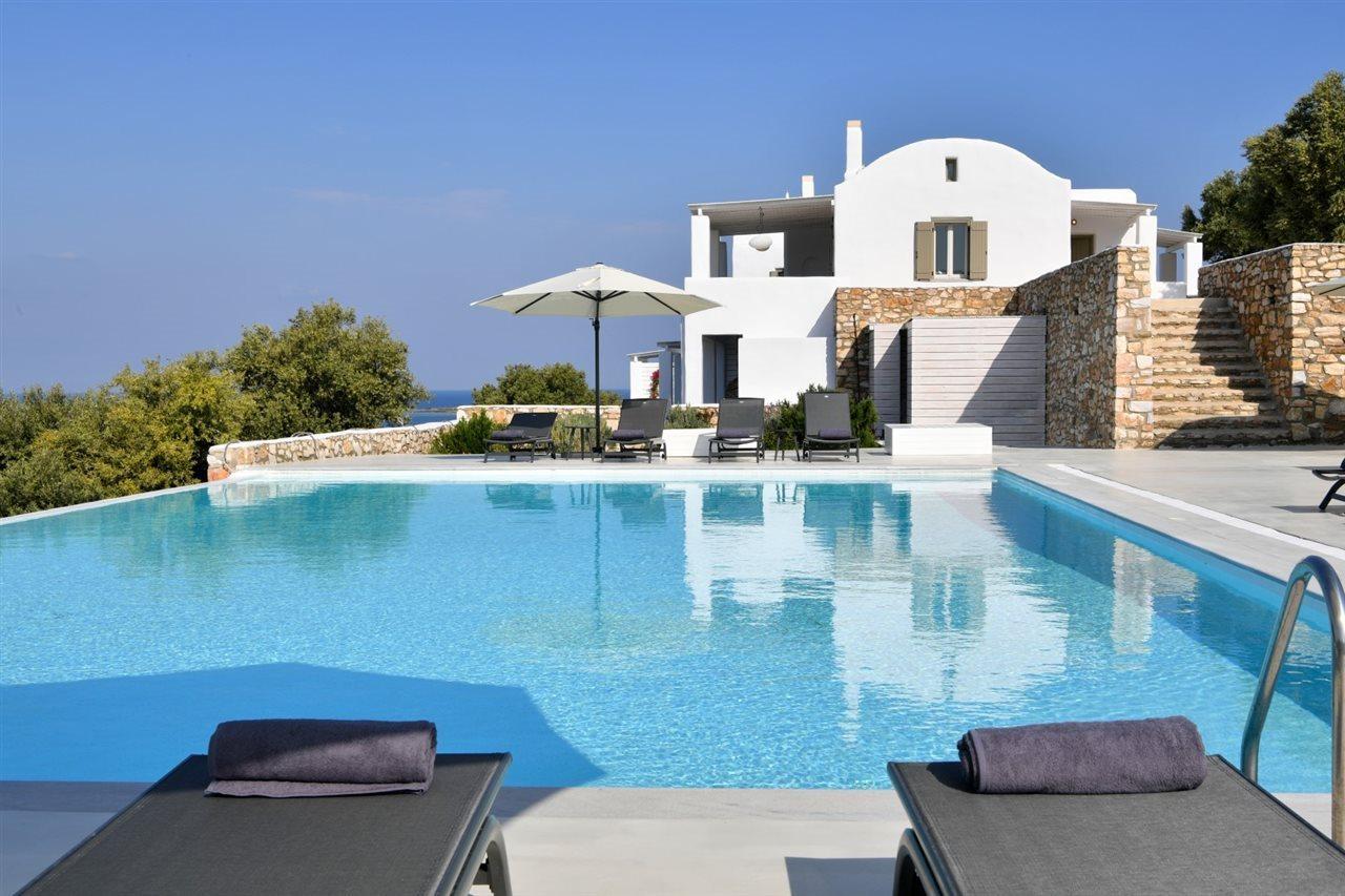 Ciel Paros 4*